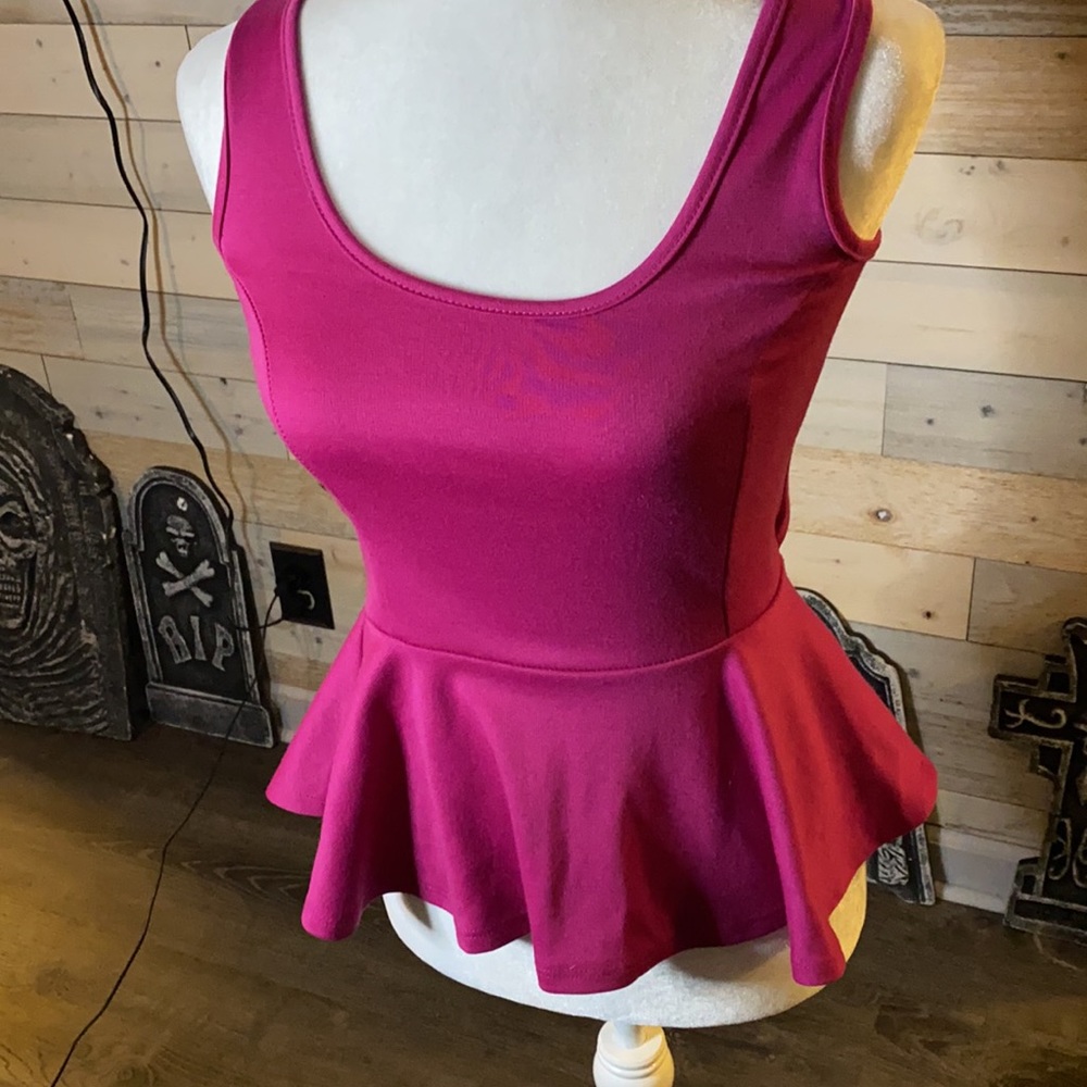 Pink open back top💕 - Picture 5 of 7